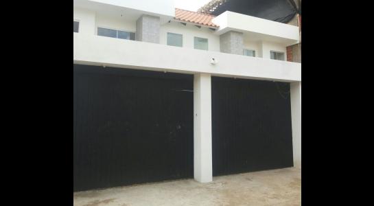 Casa en Entre 2do y 3er anillo Norte en Santa Cruz de la Sierra 3 dormitorios 5 baños 2 parqueos Foto 2