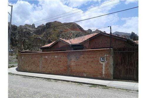 Casa en Achumani en La Paz  3 baños  Foto 1