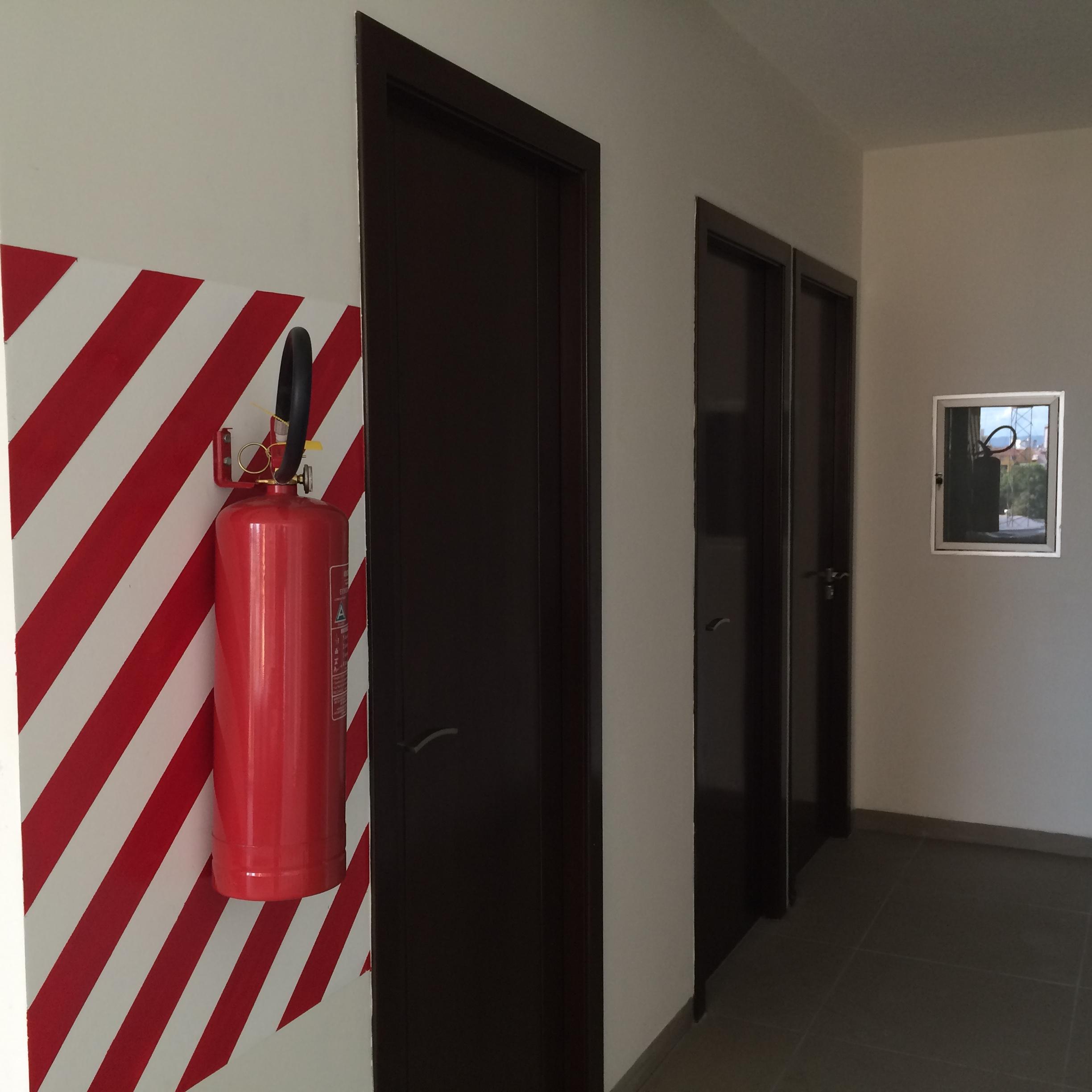 Oficina EDIFICIO TOP CENTER
AV. BENI entre 1º y 2º anillo Foto 9