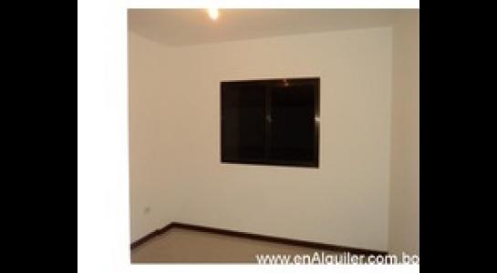 Departamento en AlquilerAv. Pirai entre 5to anillo. 2 dormitorios 2 baños 1 parqueos Foto 5