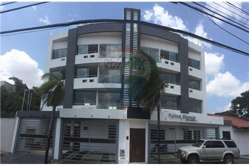 Departamento en Entre 3er y 4to anillo Oeste en Santa Cruz de la Sierra  2 baños 1 parqueos Foto 1