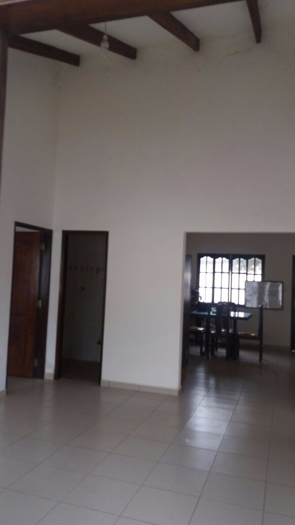 Casa en VentaB. Roca y Coronado, Z. La Colorada, entre 6to y 7mo anillo 3 dormitorios 2 baños 2 parqueos Foto 2