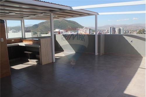 Departamento en Queru Queru en Cochabamba 3 dormitorios 2 baños 1 parqueos Foto 12