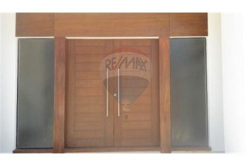 Casa en Entre 3er y 4to anillo Oeste en Santa Cruz de la Sierra  4 baños  Foto 6