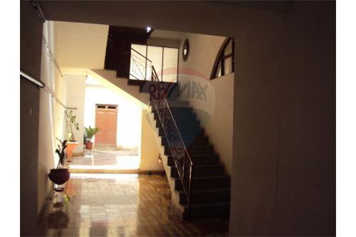 Casa en Centro en Tarija 13 dormitorios 4 baños  Foto 66