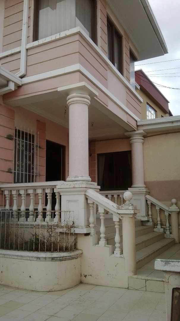 Casa en Chasquipampa en La Paz 4 dormitorios 4 baños 4 parqueos Foto 1