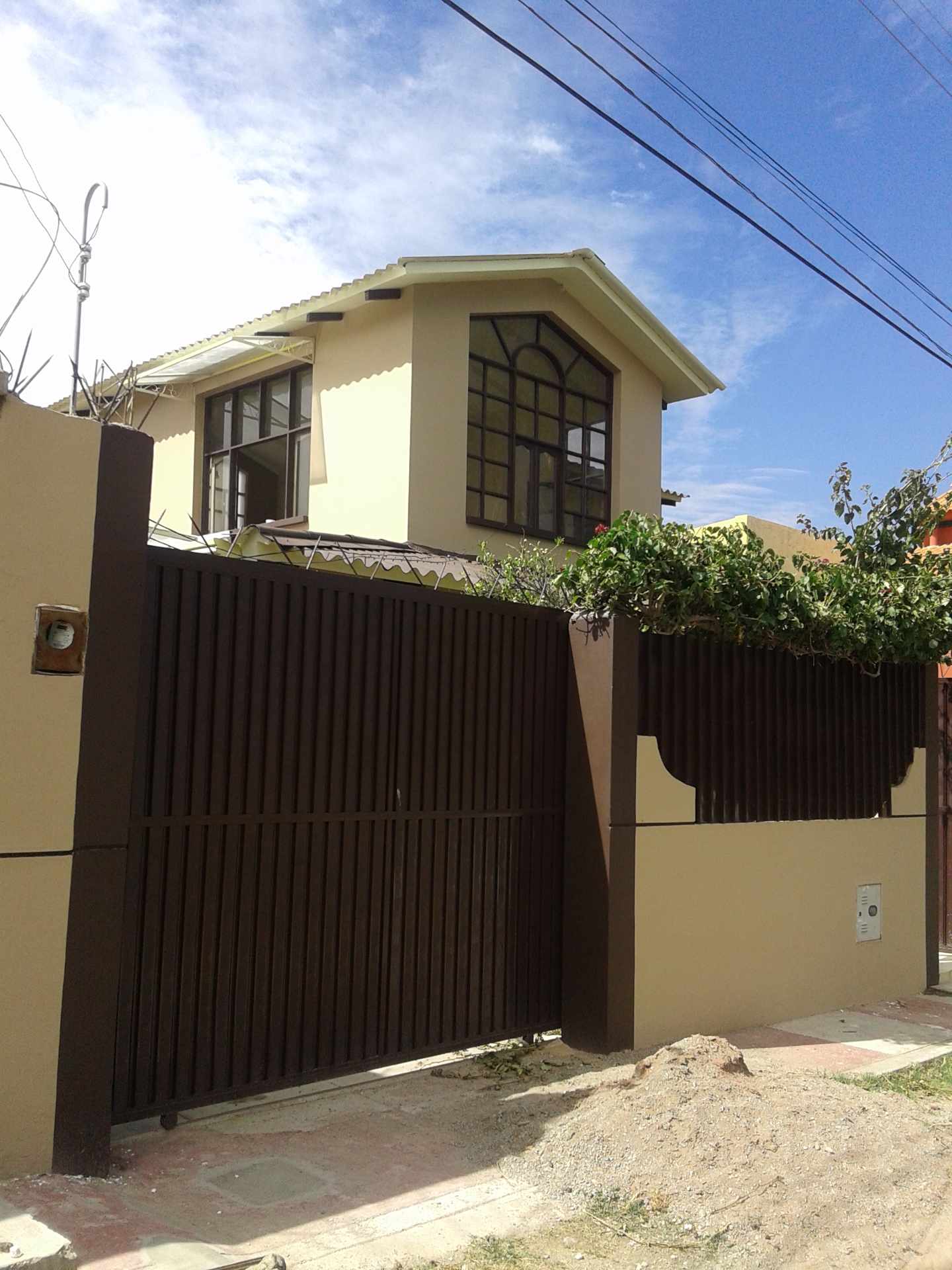Casa en Sacaba en Cochabamba 4 dormitorios 3 baños  Foto 1