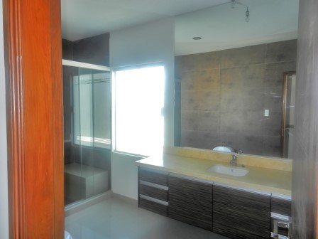 Casa en Carretera Norte en Santa Cruz de la Sierra 3 dormitorios 3 baños 2 parqueos Foto 3