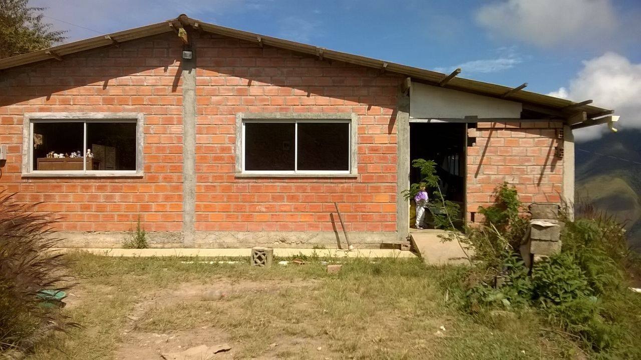 Casa Comunidad Yalaca, sobre camino a Carmen Pampa Foto 1