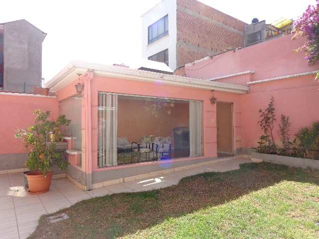 Casa Calle 1 Nº 140 achumani bajo, se ingresa por la 17 de calacoto Foto 17