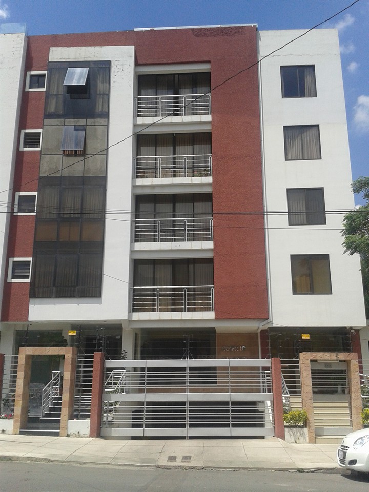 Departamento en VentaAv. Juan Capriles Foto 1