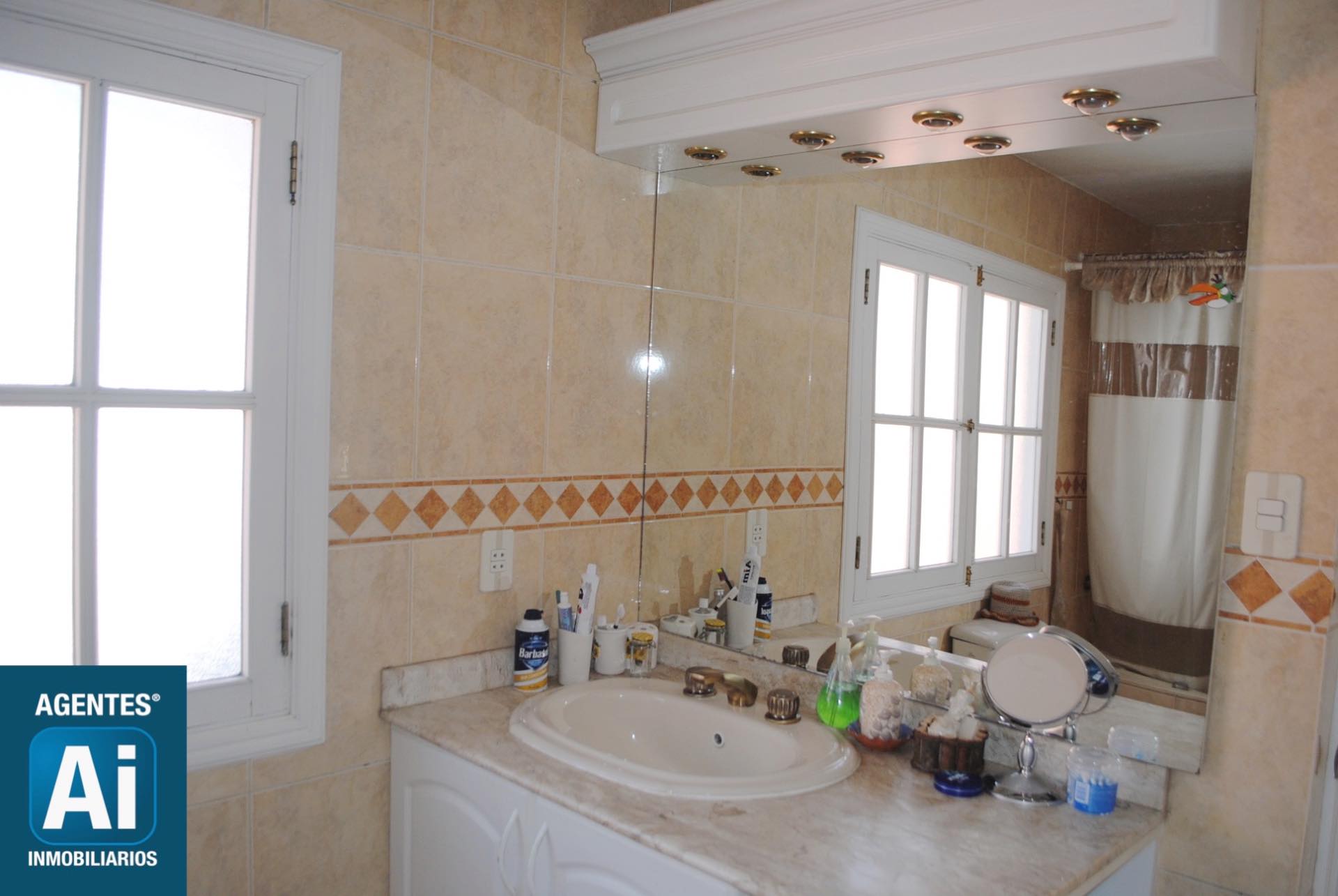 Casa en VentaCerca al Banco Union Foto 7