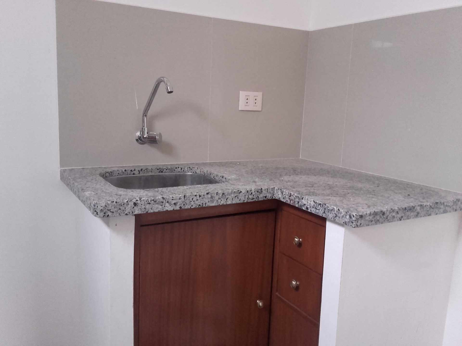 Casa en Entre 3er y 4to anillo Norte en Santa Cruz de la Sierra 5 dormitorios 3 baños 3 parqueos Foto 6