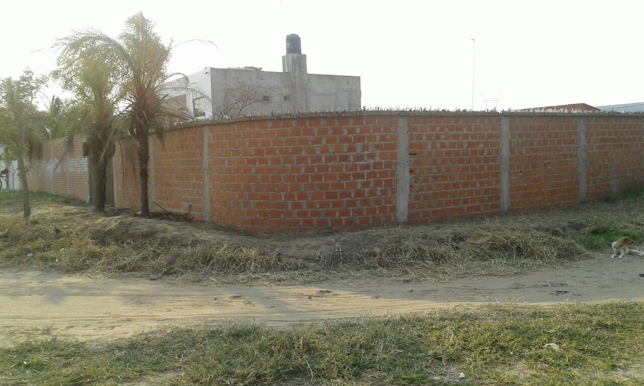 Terreno en VentaOFERTON!!!  REMATO HERMOSO TERRENO EN ESQUINA, COMPLETAMENTE 
BARDEADO CON PORTON, UBICADO EN VALLE SANCHEZ, BARRIO EL DIQUE.    Foto 6