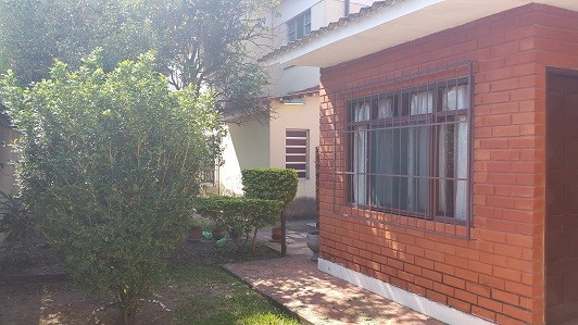 Casa en Entre 1er y 2do anillo Este en Santa Cruz de la Sierra 5 dormitorios 6 baños 3 parqueos Foto 8