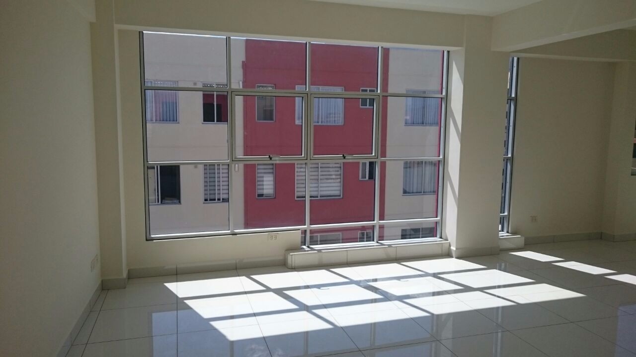 Oficina en VentaCalle Ecuador entre 16 de julio y Oquendo Foto 9