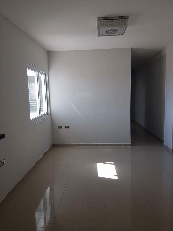 Departamento en Entre 2do y 3er anillo Oeste en Santa Cruz de la Sierra 2 dormitorios 2 baños  Foto 4