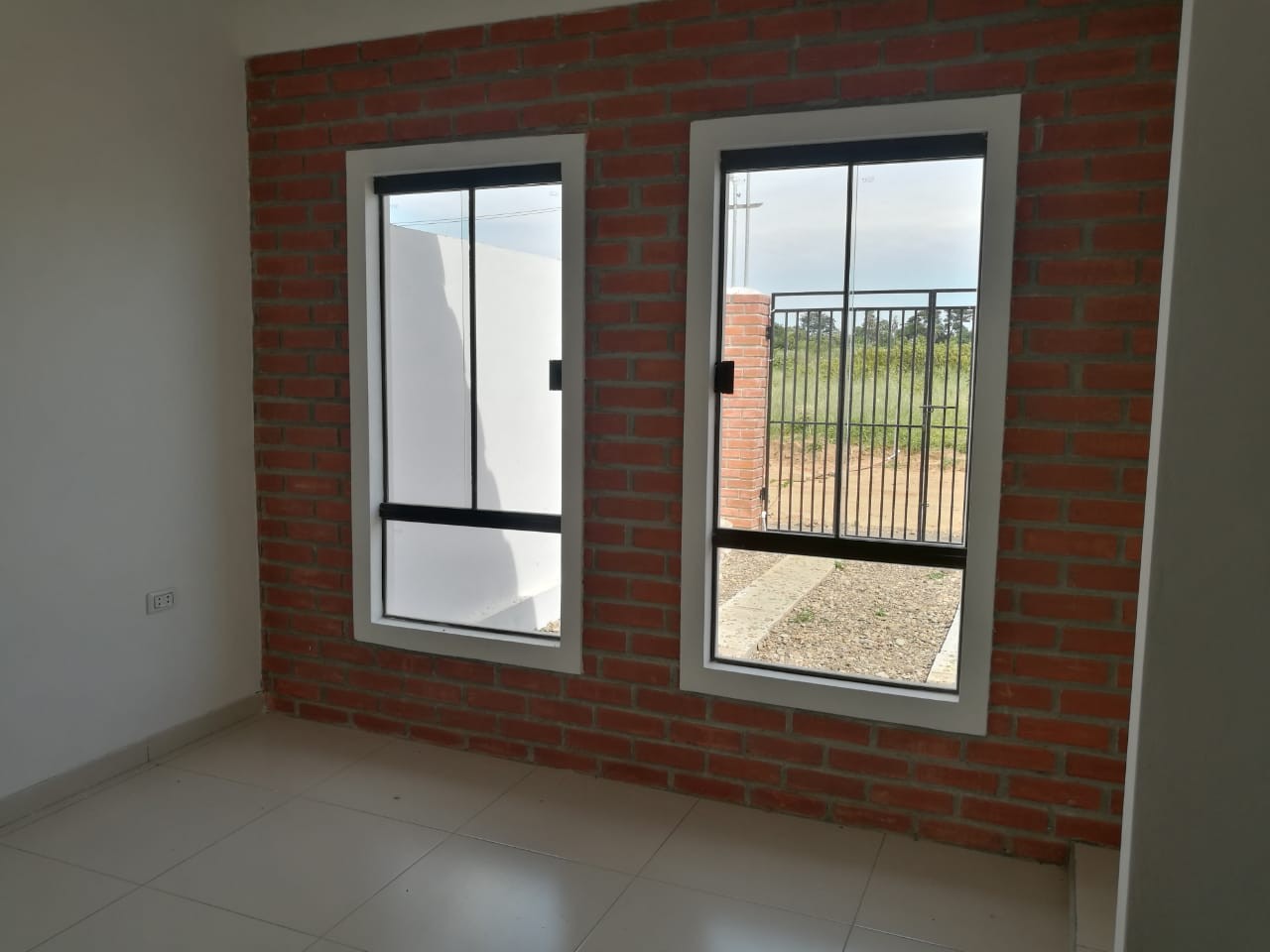 Casa en VentaAv MOSCU FINAL, CASAS EN VENTA  Foto 3