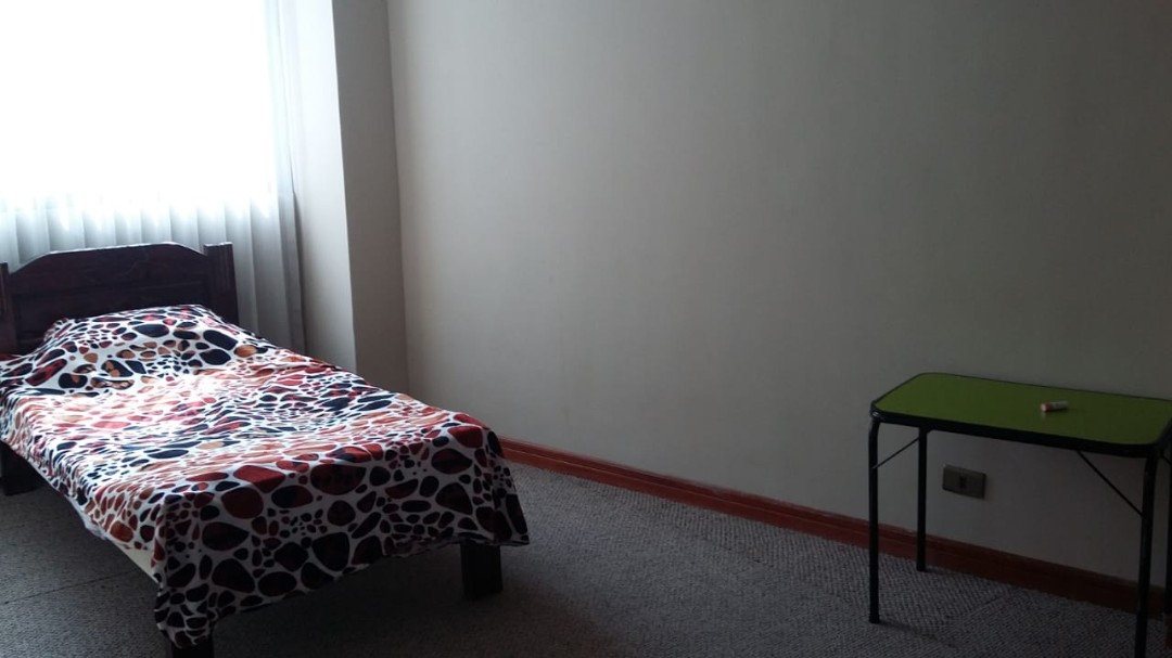 Departamento en Obrajes en La Paz 3 dormitorios 2 baños  Foto 1