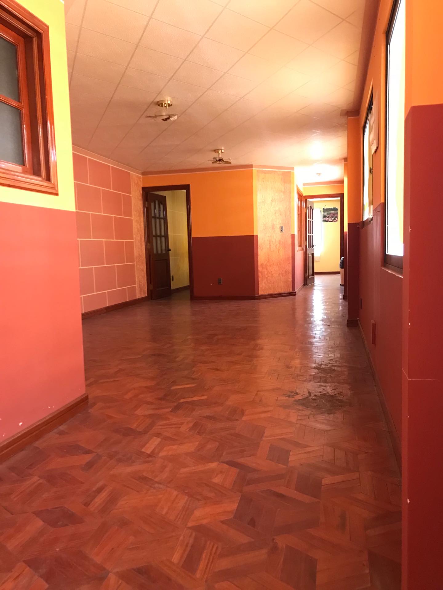 Casa en Miraflores en La Paz 8 dormitorios 4 baños 4 parqueos Foto 3