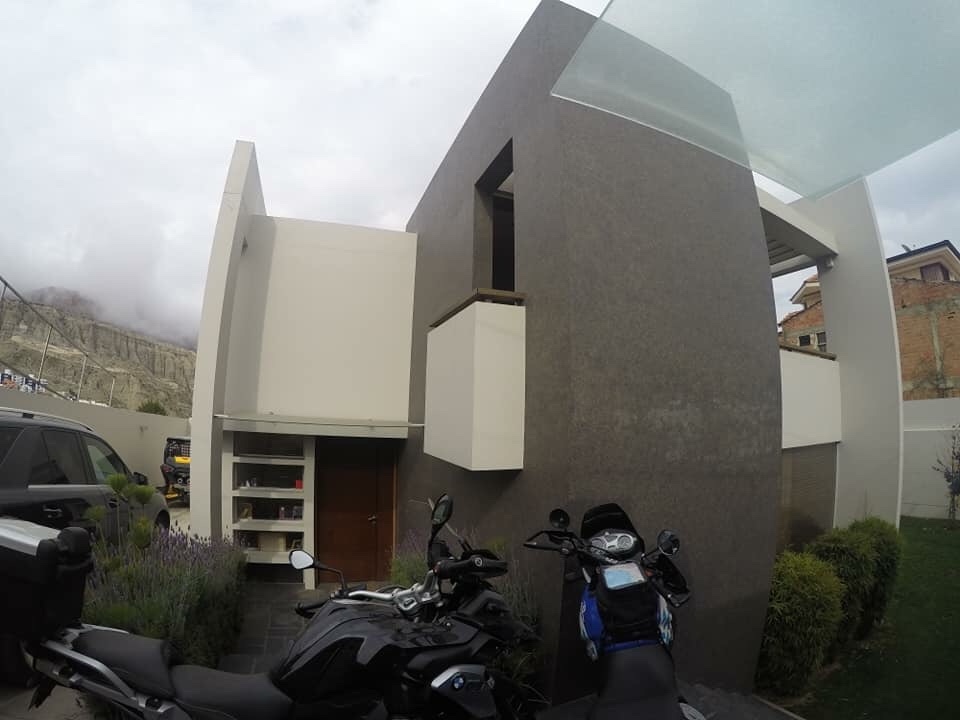 Casa en Cota Cota en La Paz 3 dormitorios 4 baños 4 parqueos Foto 5