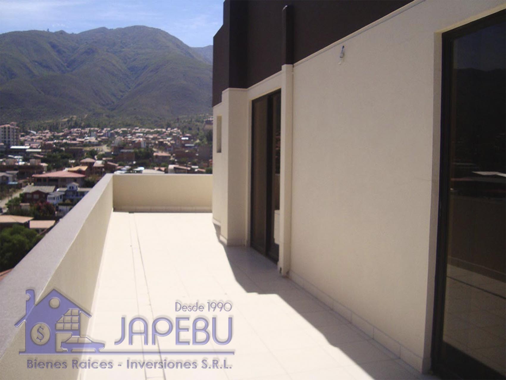 Departamento en Sacaba en Cochabamba 4 dormitorios 4 baños 1 parqueos Foto 1