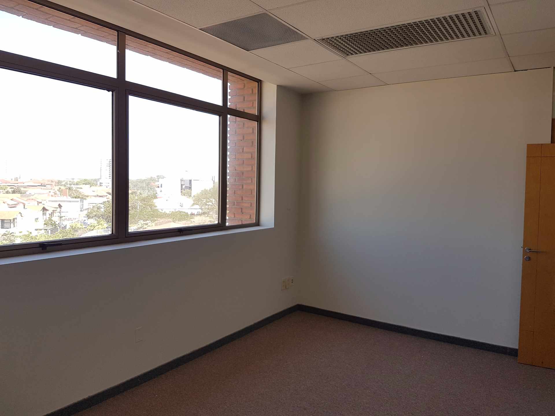 En Alquiler a $us 2,200 Foto 6