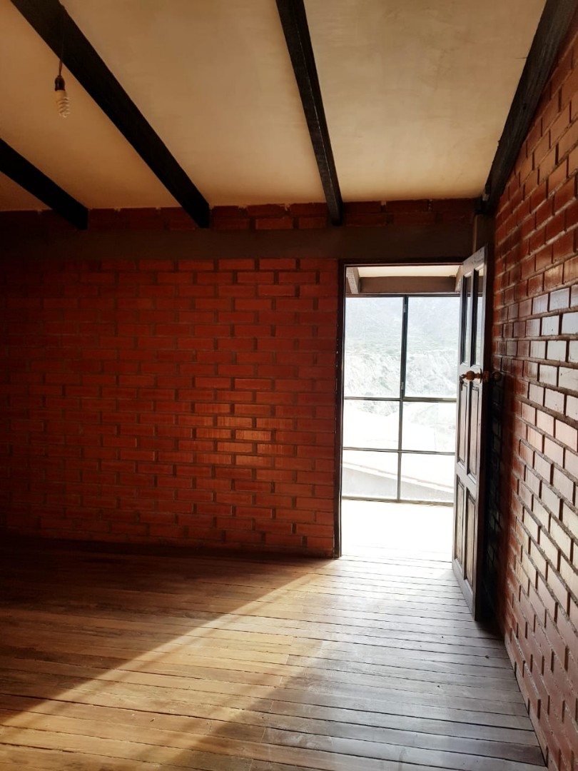 Casa en AlquilerHERMOSA  CASA  ALQUILER ZONA  JUPAPINA Foto 4