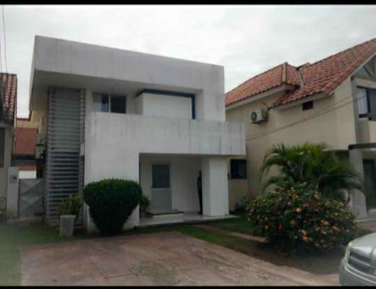 Casa en VentaZona norte, remanzo 4 dormitorios 4 baños 2 parqueos Foto 1