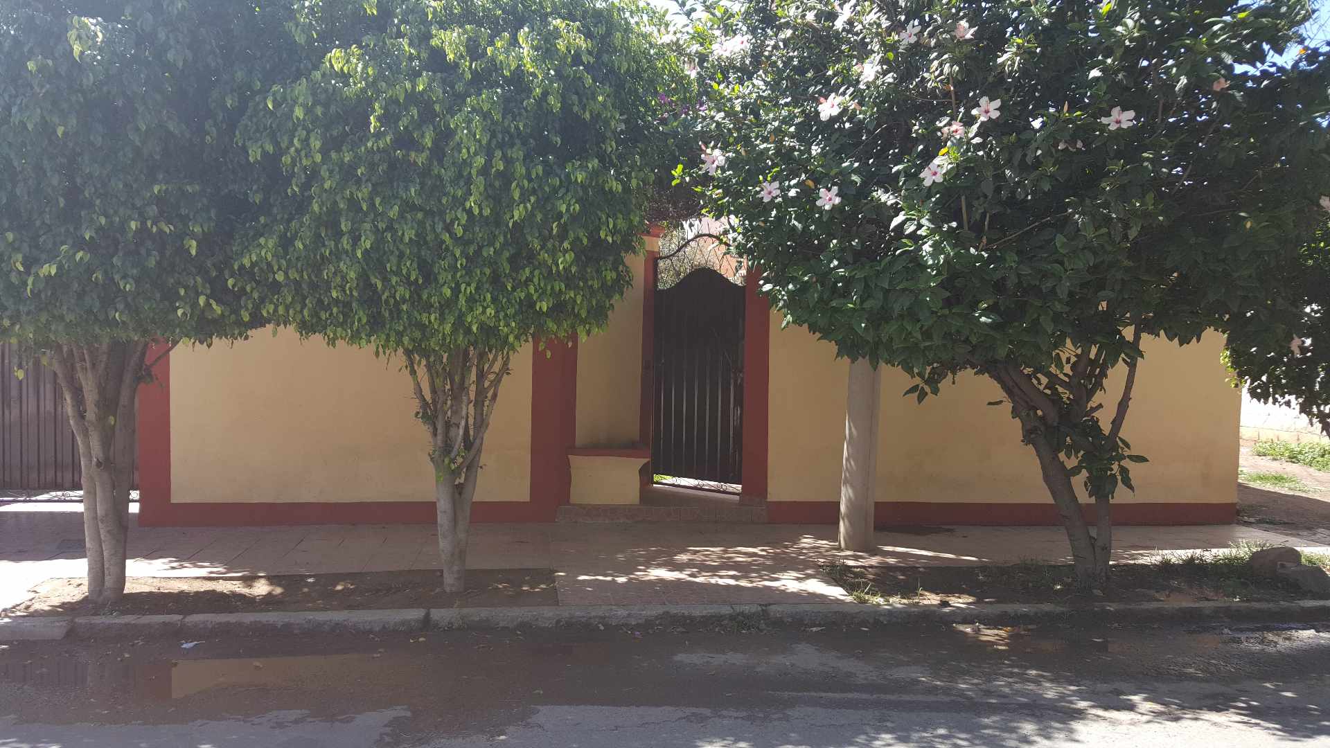 Casa en Sudoeste en Cochabamba 3 dormitorios 2 baños 2 parqueos Foto 1