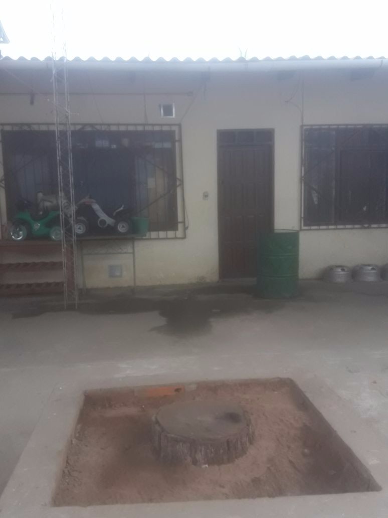 Casa Radial 10 5to anillo casa independiente  en anticretico  precio 20.000$ info 69150223 inmobiliaria j&g Foto 2