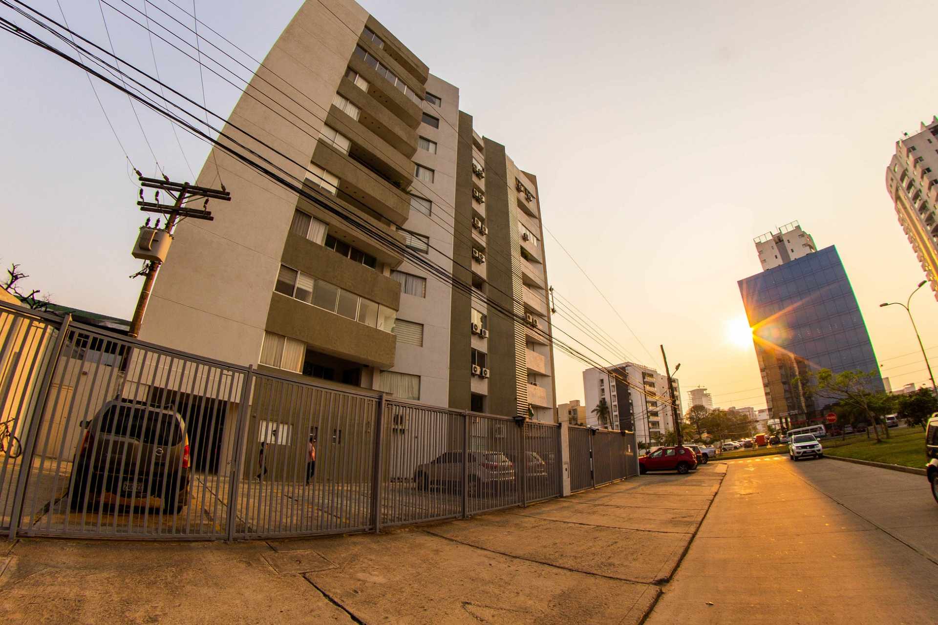 Departamento en VentaAv. Beni 4°anillo. Condominio Jade Foto 17