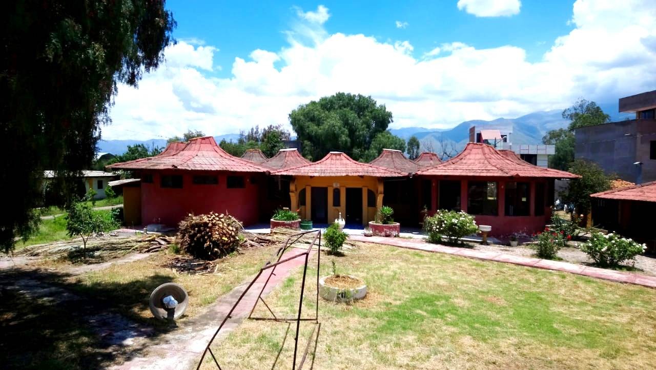 Casa en Quillacollo en Cochabamba 10 dormitorios 3 baños 3 parqueos Foto 3