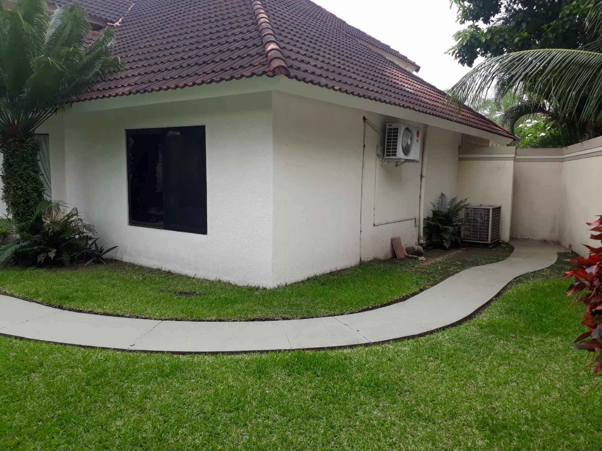 En Alquiler a $us 700 Foto 14