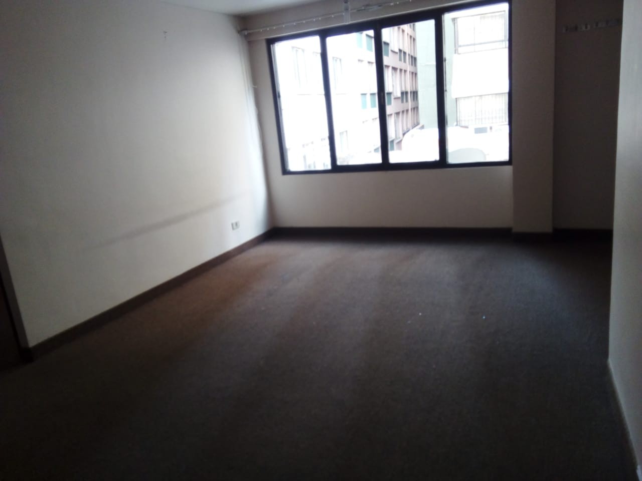 Departamento en AlquilerPasaje Beni, Av. Mariscal Santa Cruz casi C.  Colombia 1 dormitorios 1 baños  Foto 4