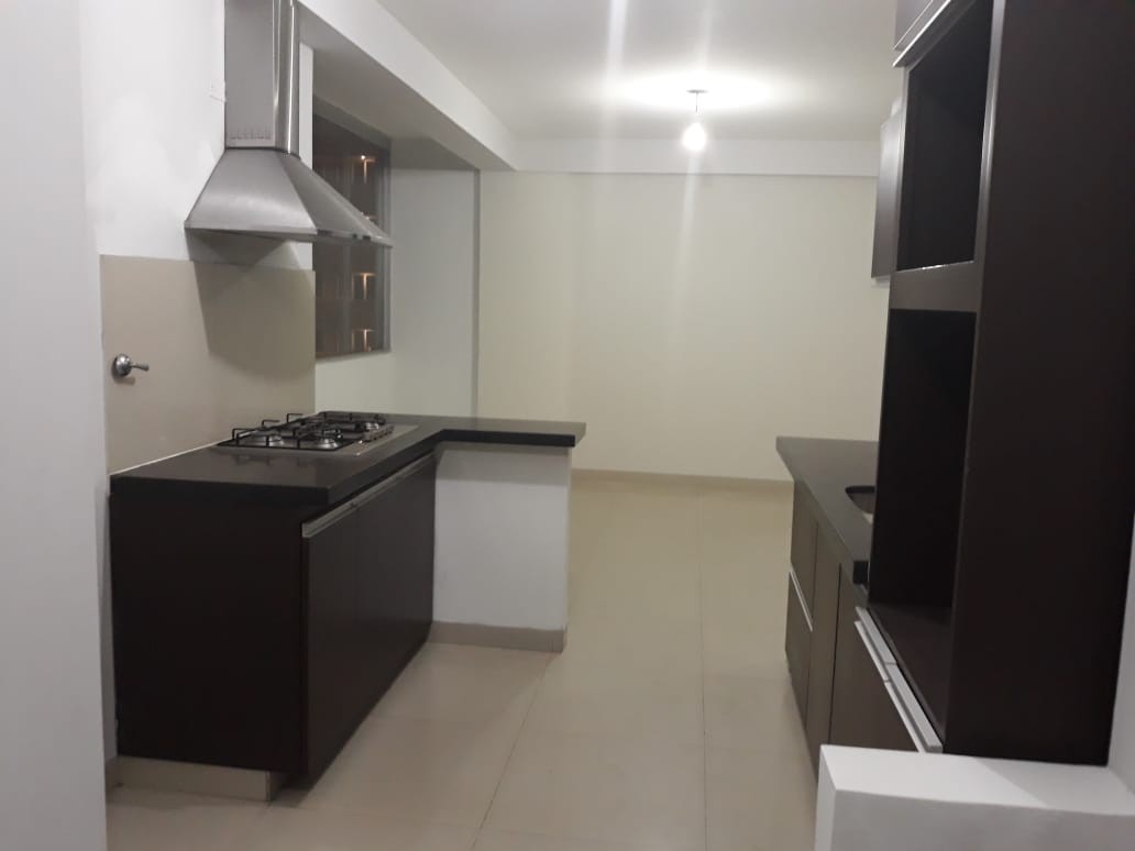 Departamento en AlquilerC/Gualberto Villarroel # 180 - Edificio Torre Meridian Foto 5