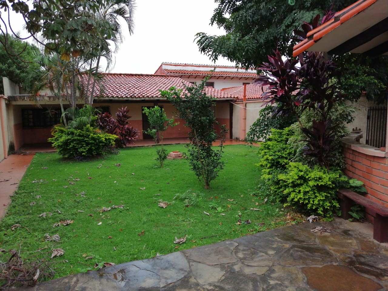 Casa en AlquilerZONA COMERCIAL - a pasos de la AV. BRASIL Foto 18