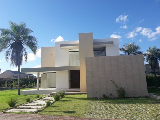Casa en AlquilerCOLINAS DEL URUBO FACE I Foto 14