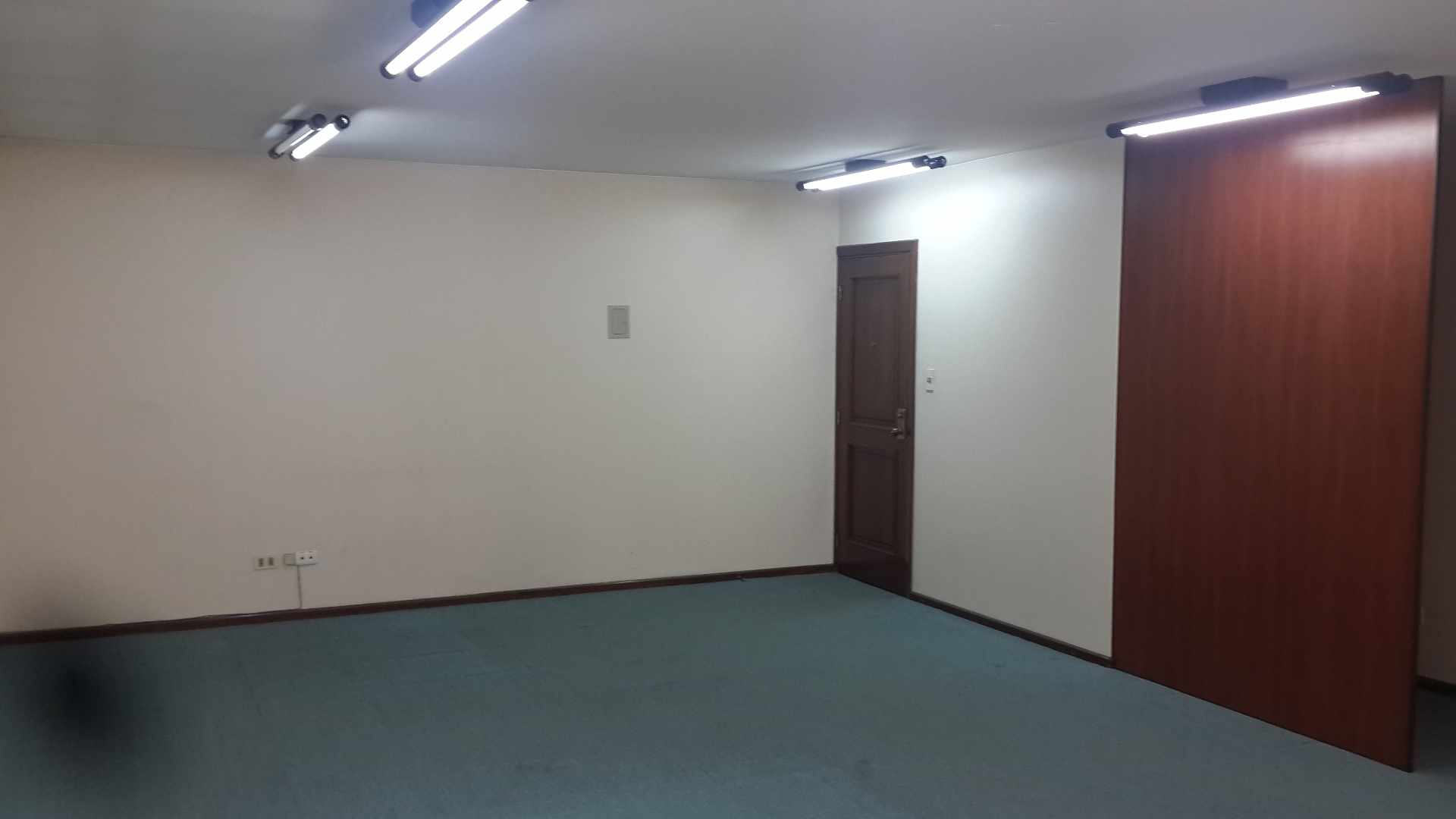 Oficina en VentaCalle Belisario Salinas Edificio Belisario Salinas entre Av. 20 de Octubre y Av. 6 de Agosto Foto 1