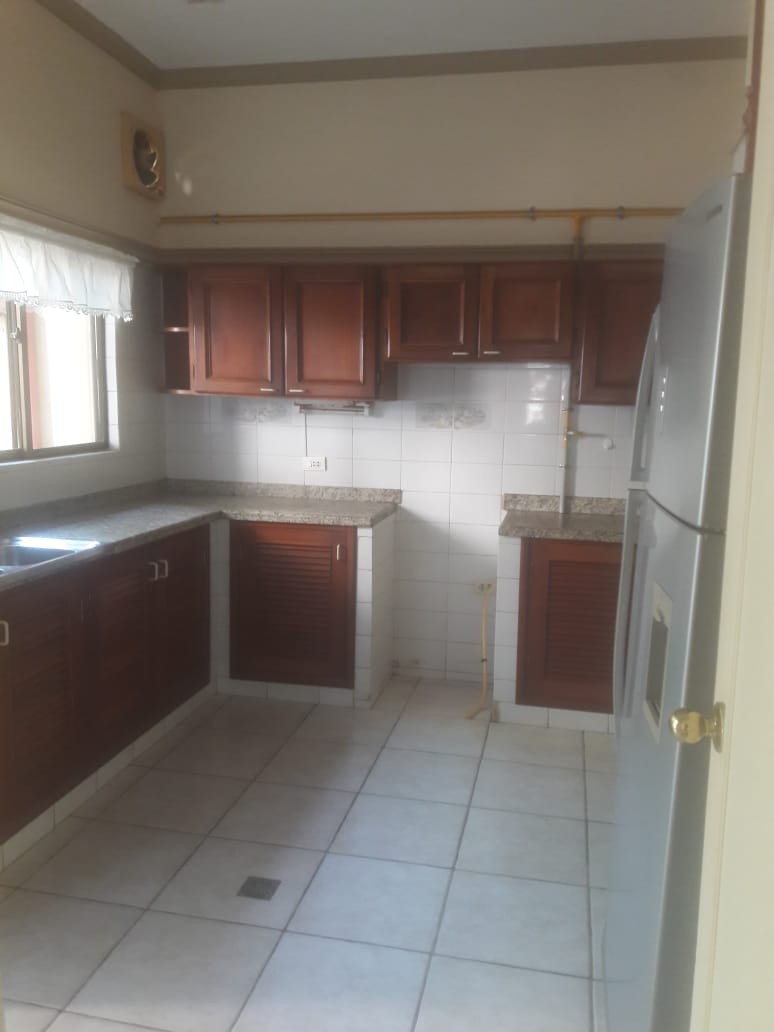 Casa INMOBILIARIA OFRECE: En alquiler casa se-mi amoblado en condominio zona oeste av. Pirai Foto 4