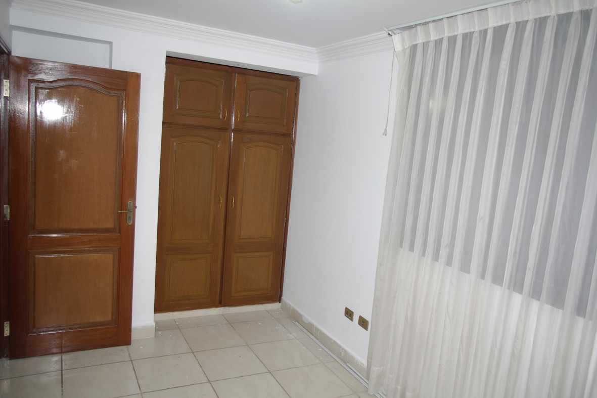 Departamento en Hipódromo en Cochabamba 4 dormitorios 3 baños  Foto 4