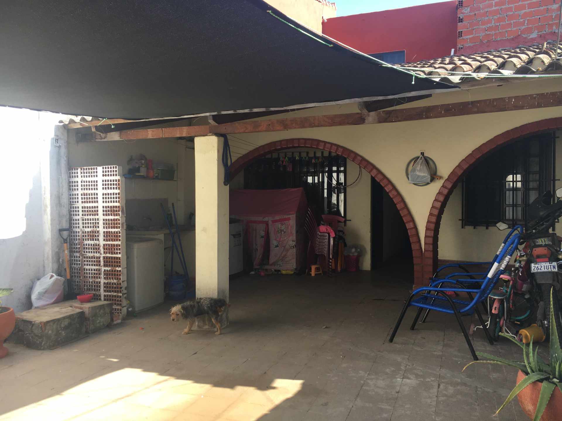 Casa en VentaCarretera a Cotoca (atrás del Hipermaxi), Barrio San Antonio 6 dormitorios 3 baños 2 parqueos Foto 5