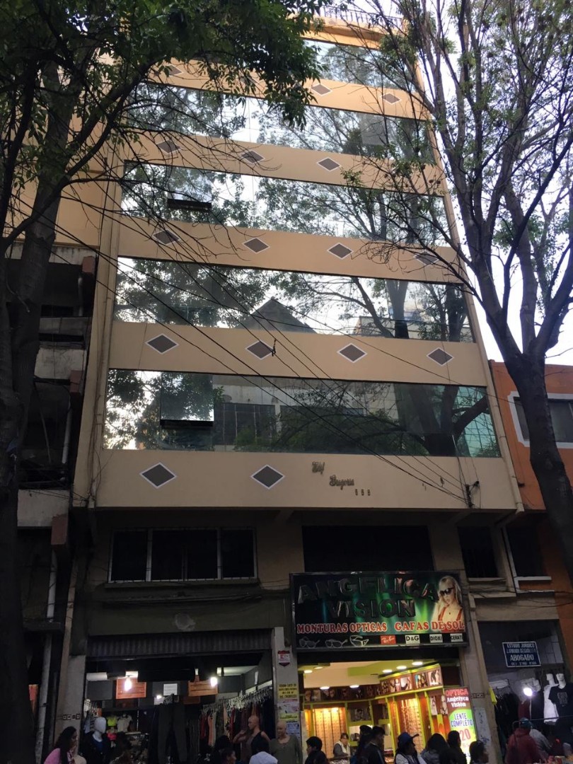 Edificio en VentaAv. San Martin entre la Dislao Cabrera y Calama 3 dormitorios 1 baños  Foto 2