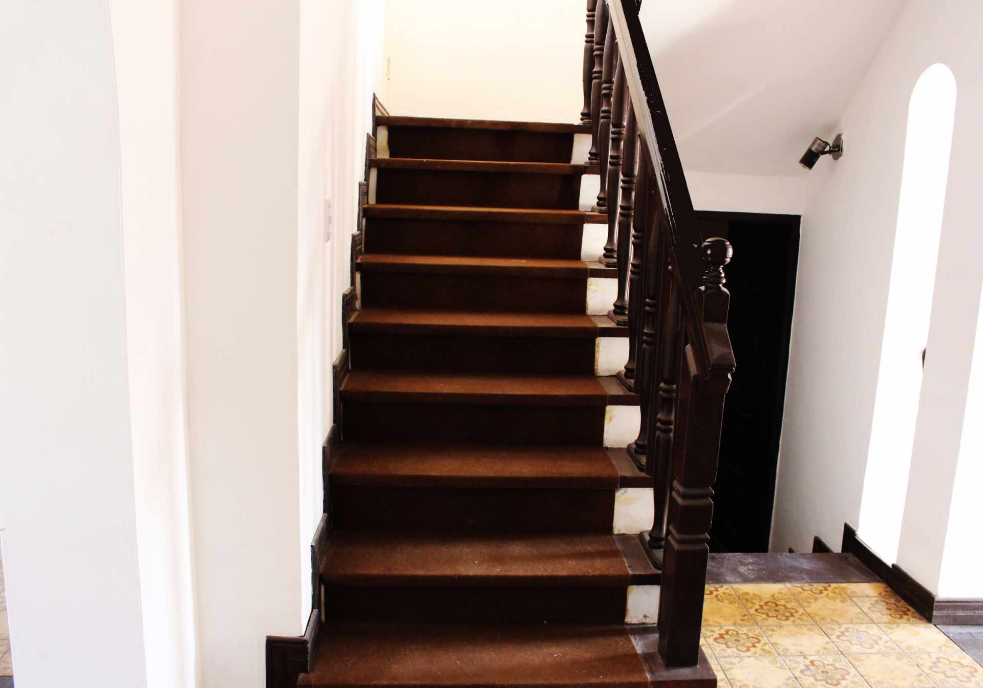 Casa Zona Equipetrol entre 2do y 3er anillo Av. San Martín calle 9 Foto 6