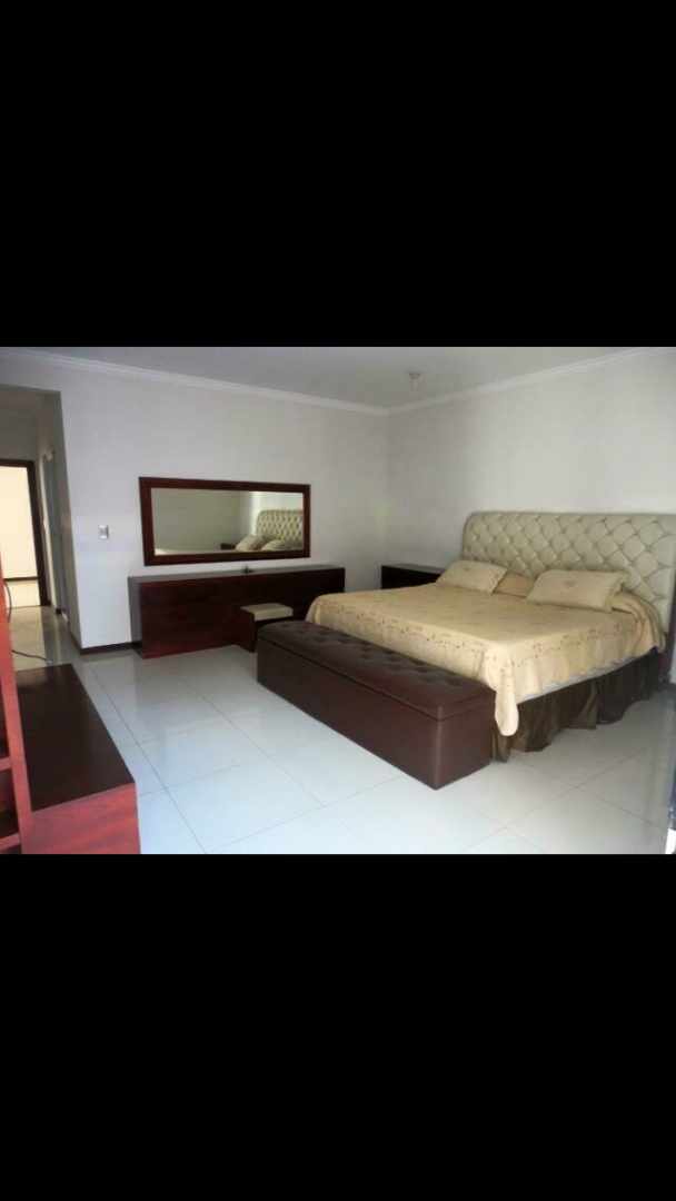 En Alquiler a $us 2,000 Foto 6