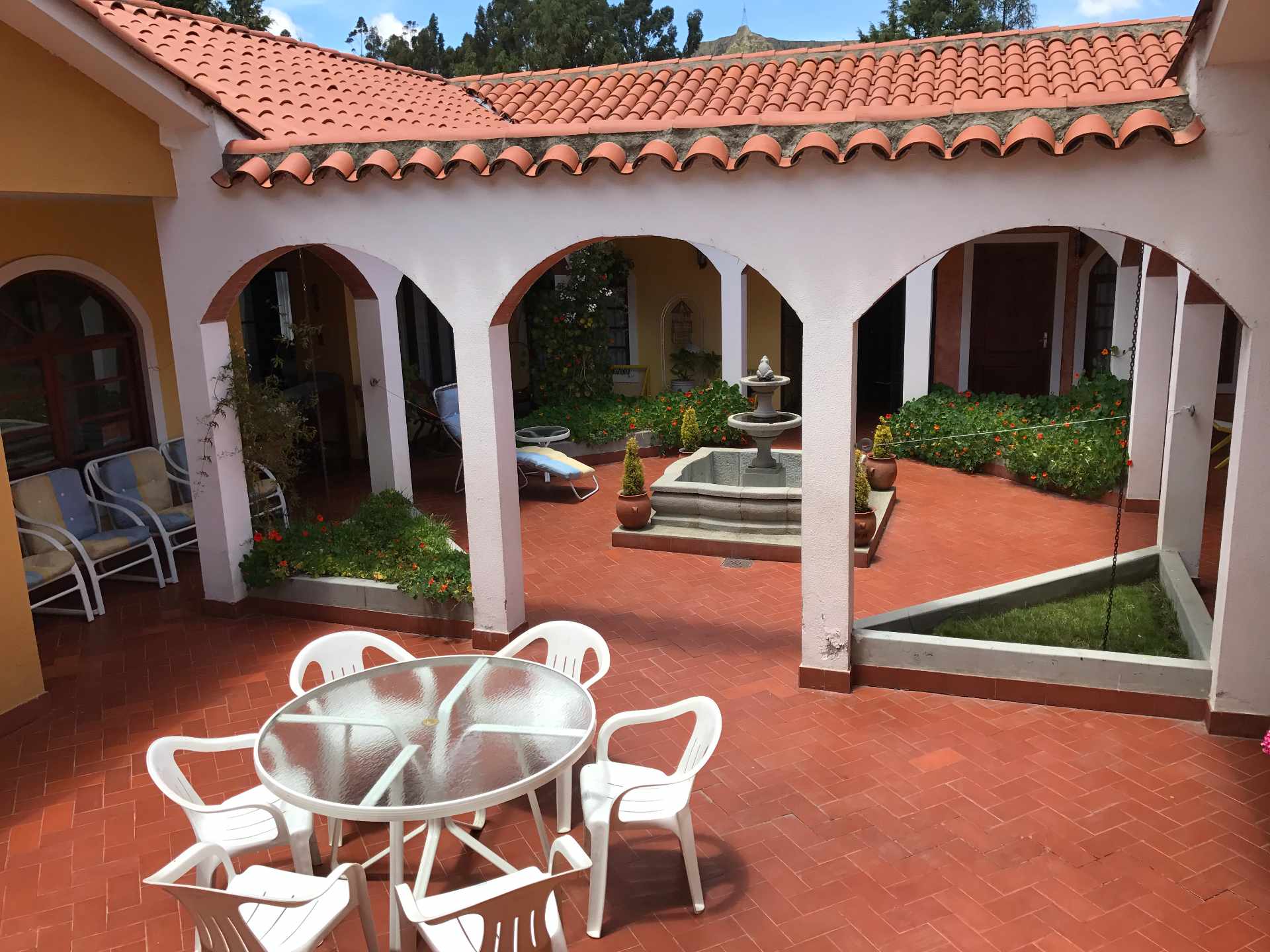 Casa en Achocalla en La Paz 3 dormitorios 5 baños 6 parqueos Foto 8