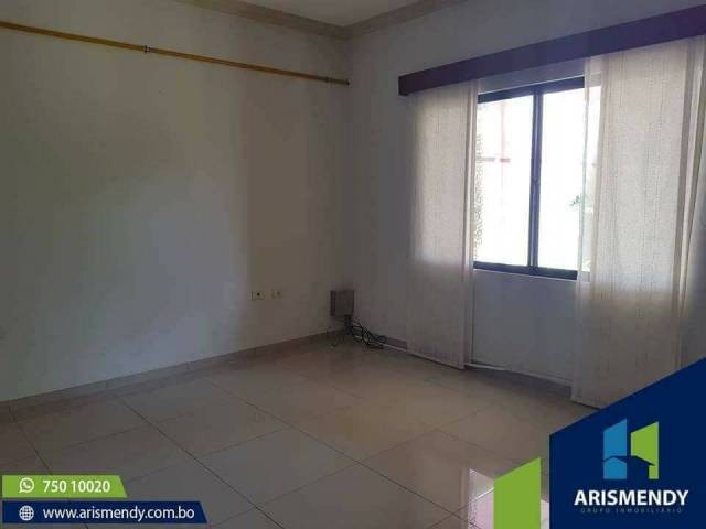 Casa en Entre 5to y 6to anillo Norte en Santa Cruz de la Sierra 4 dormitorios 6 baños 4 parqueos Foto 5