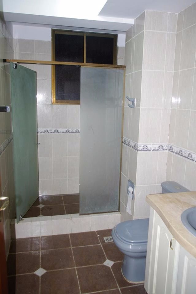 Departamento en VentaAv Dorbigni casi Av Peru 5 dormitorios 3 baños  Foto 3