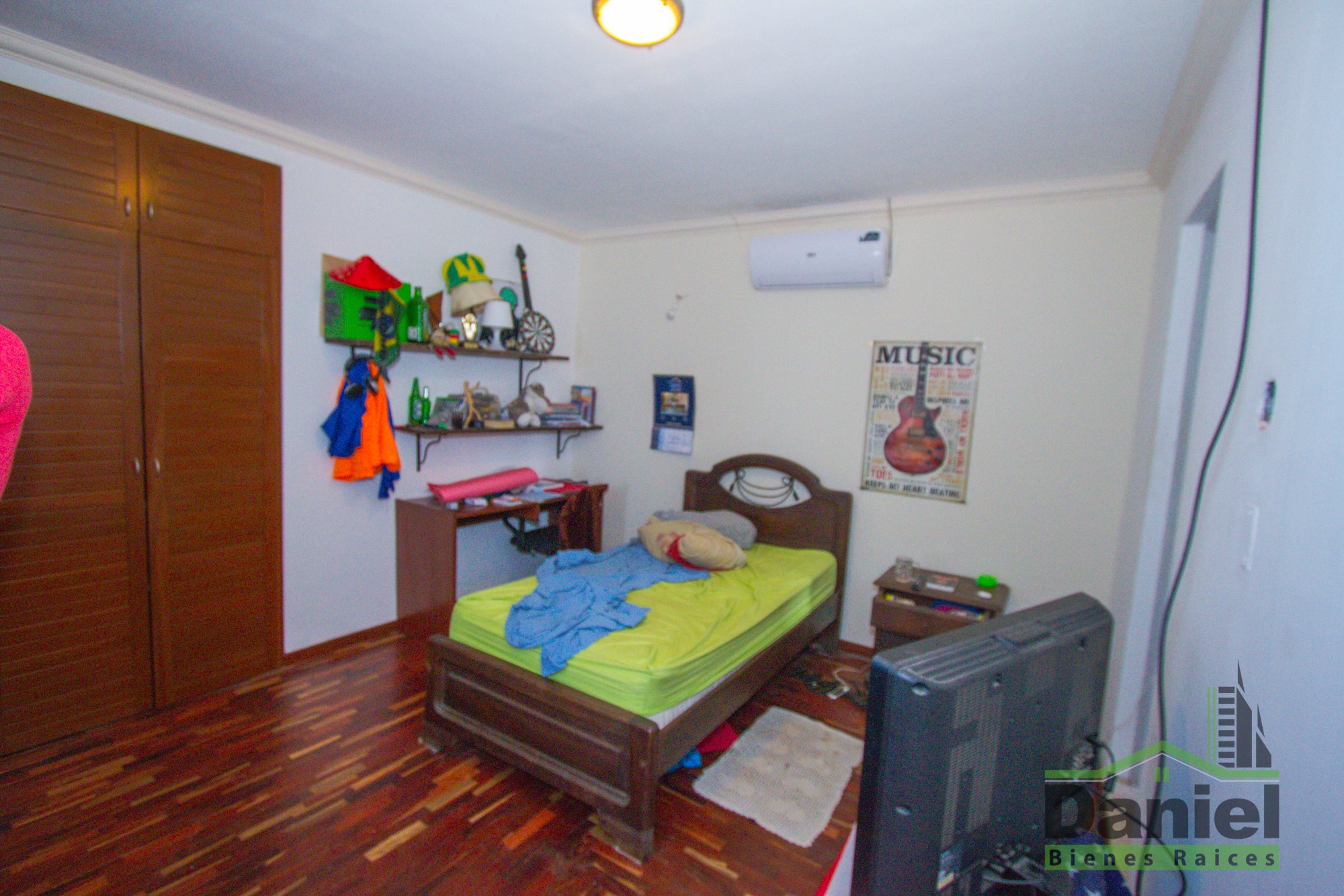Casa en VentaSanta Cruz de la Sierra, Bolivia 4 dormitorios 4 baños 2 parqueos Foto 10