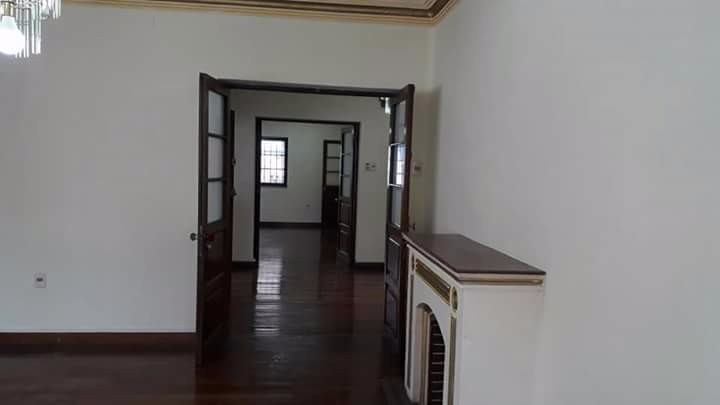 Casa en Miraflores en La Paz 11 dormitorios 7 baños 3 parqueos Foto 24